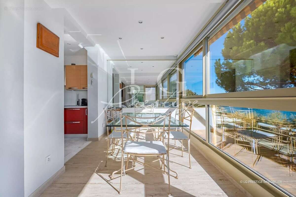 Appartement à MANDELIEU-LA-NAPOULE