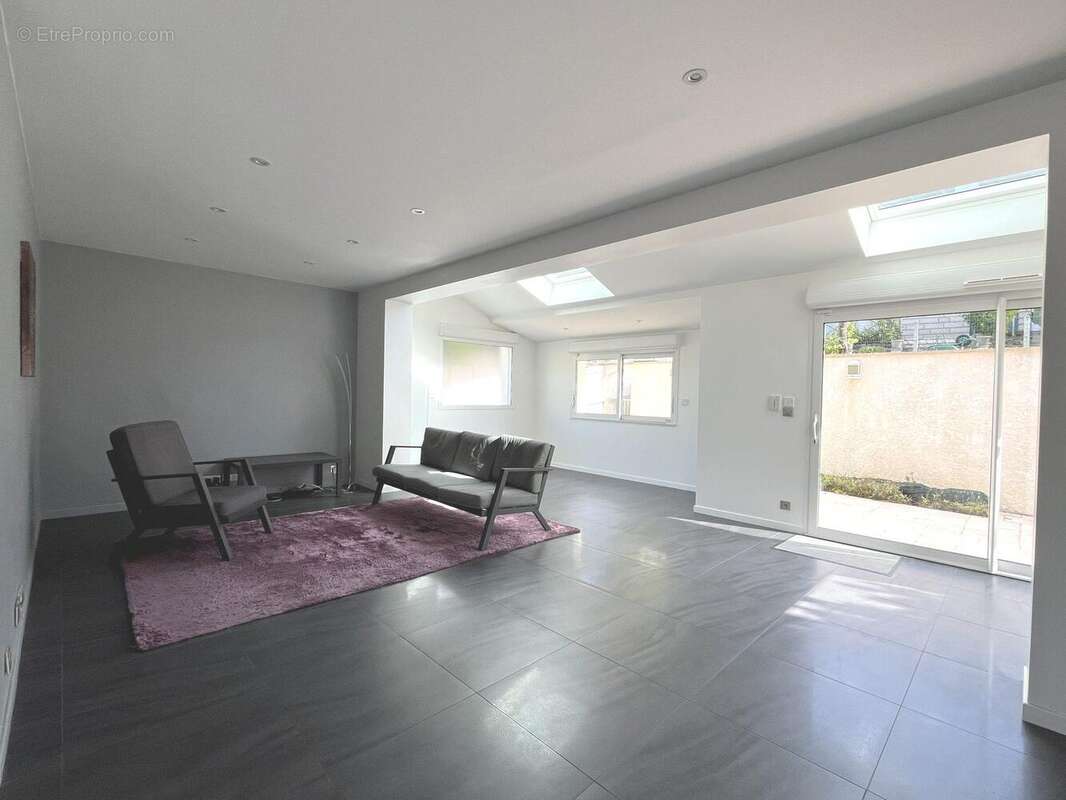 Maison à LA FRETTE-SUR-SEINE