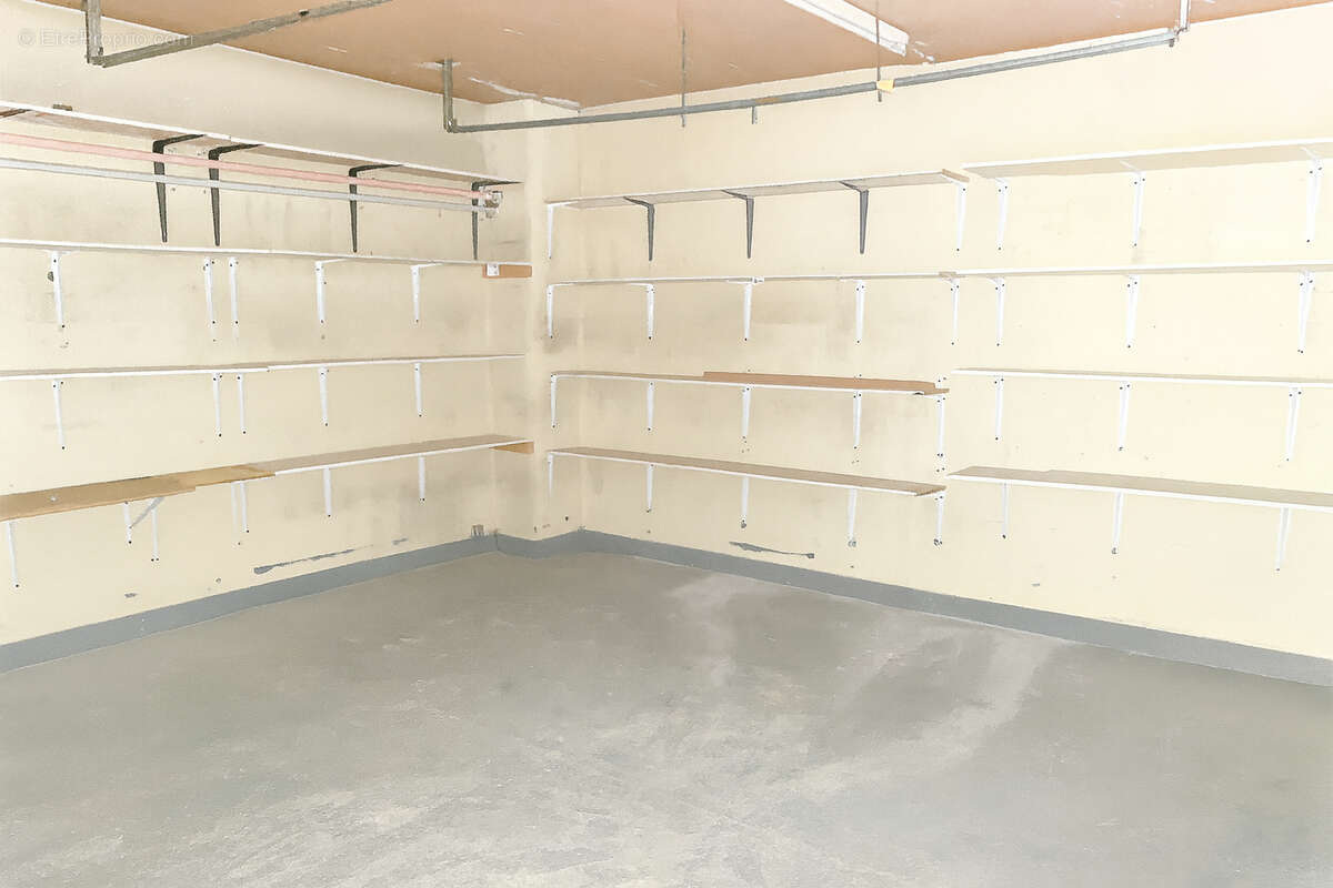 Commerce à COURBEVOIE