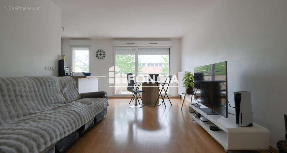 Appartement à SAINT-PIERRE-DU-PERRAY