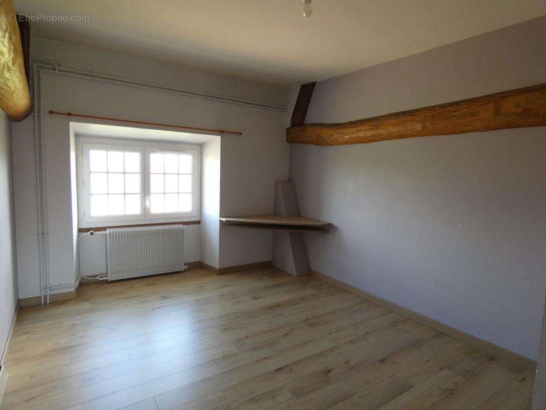 Maison à MARVILLE-MOUTIERS-BRULE