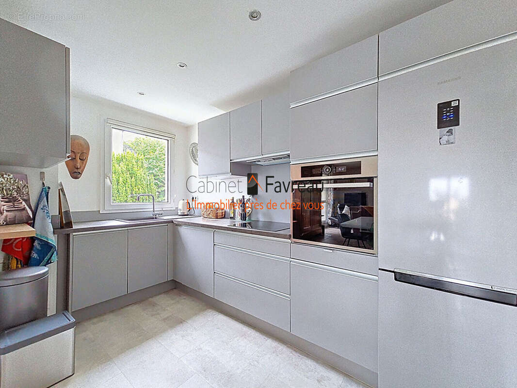 Appartement à FRESNES