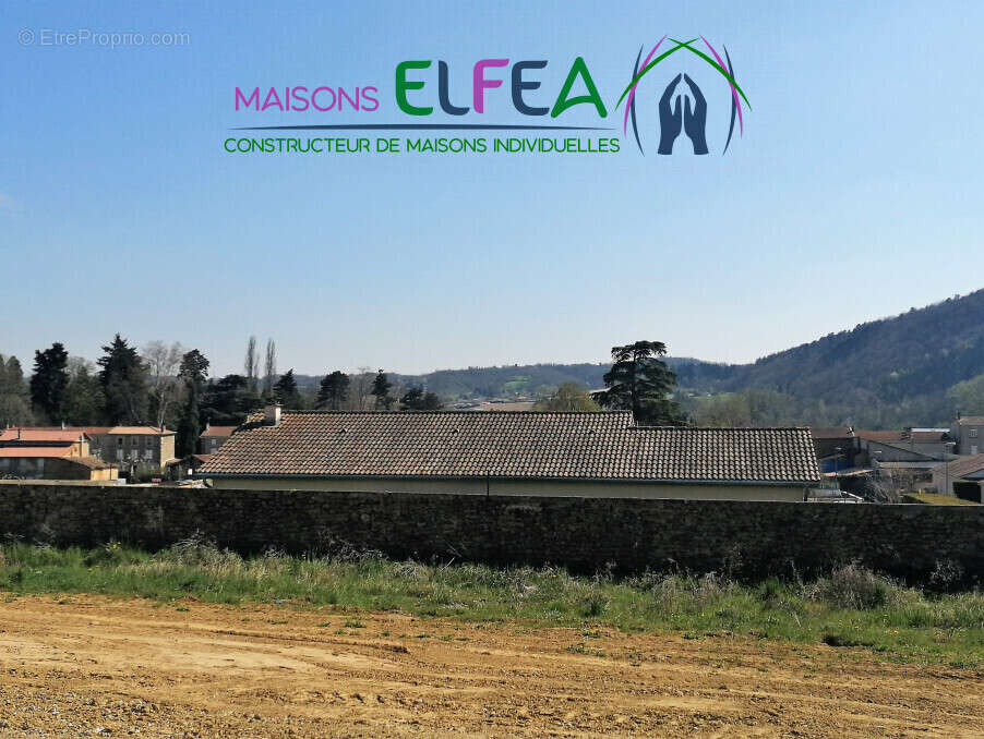 Terrain à SAINT-UZE