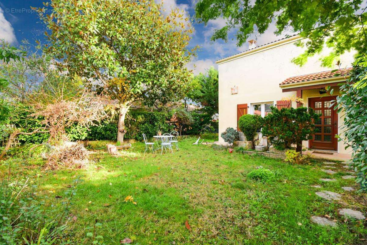 Maison à GUILHERAND-GRANGES