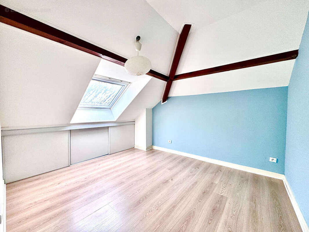 Appartement à COLLONGES-SOUS-SALEVE