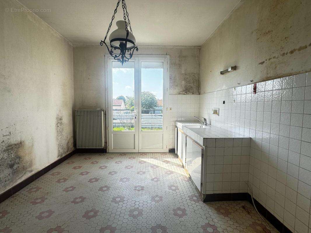 Maison à MARENNES