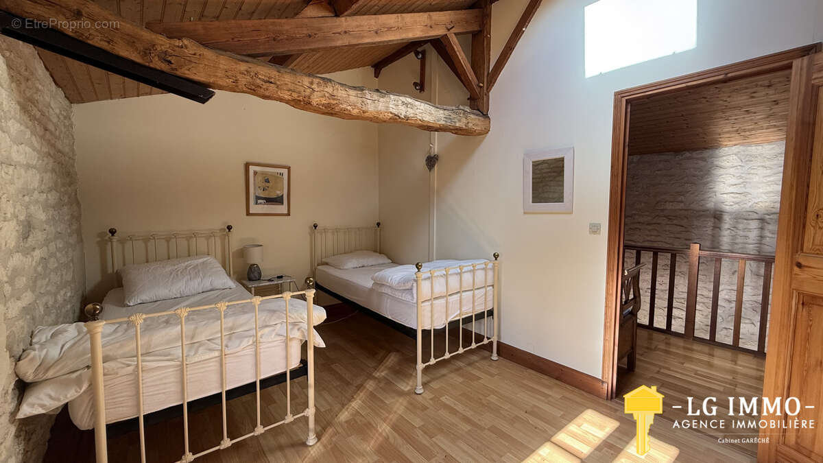 Maison à MORTAGNE-SUR-GIRONDE