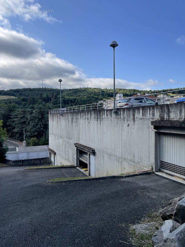 Parking à SAINT-ETIENNE