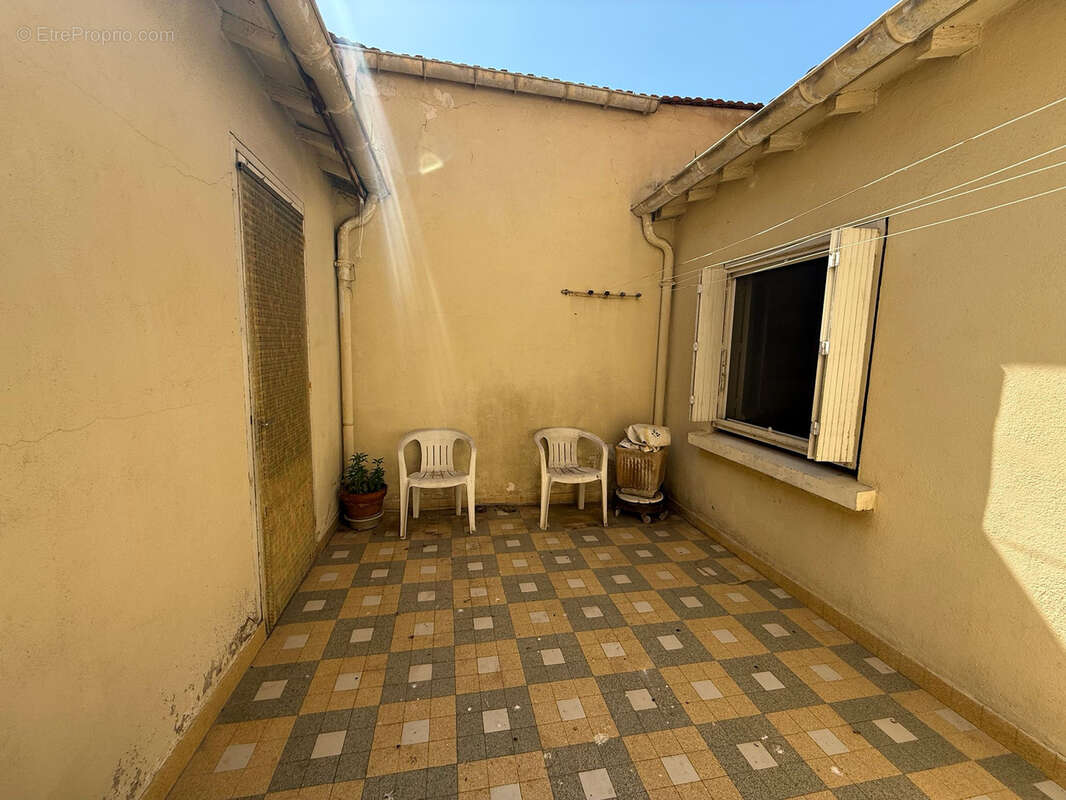 Maison à MONTAGNAC