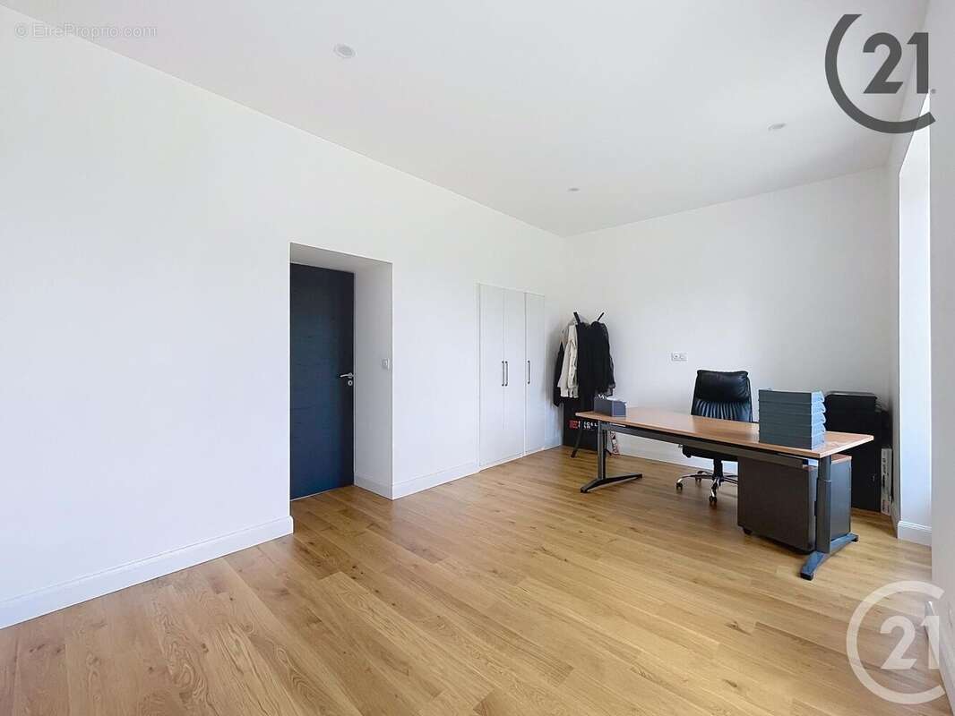 Maison à CHAMPS-SUR-YONNE