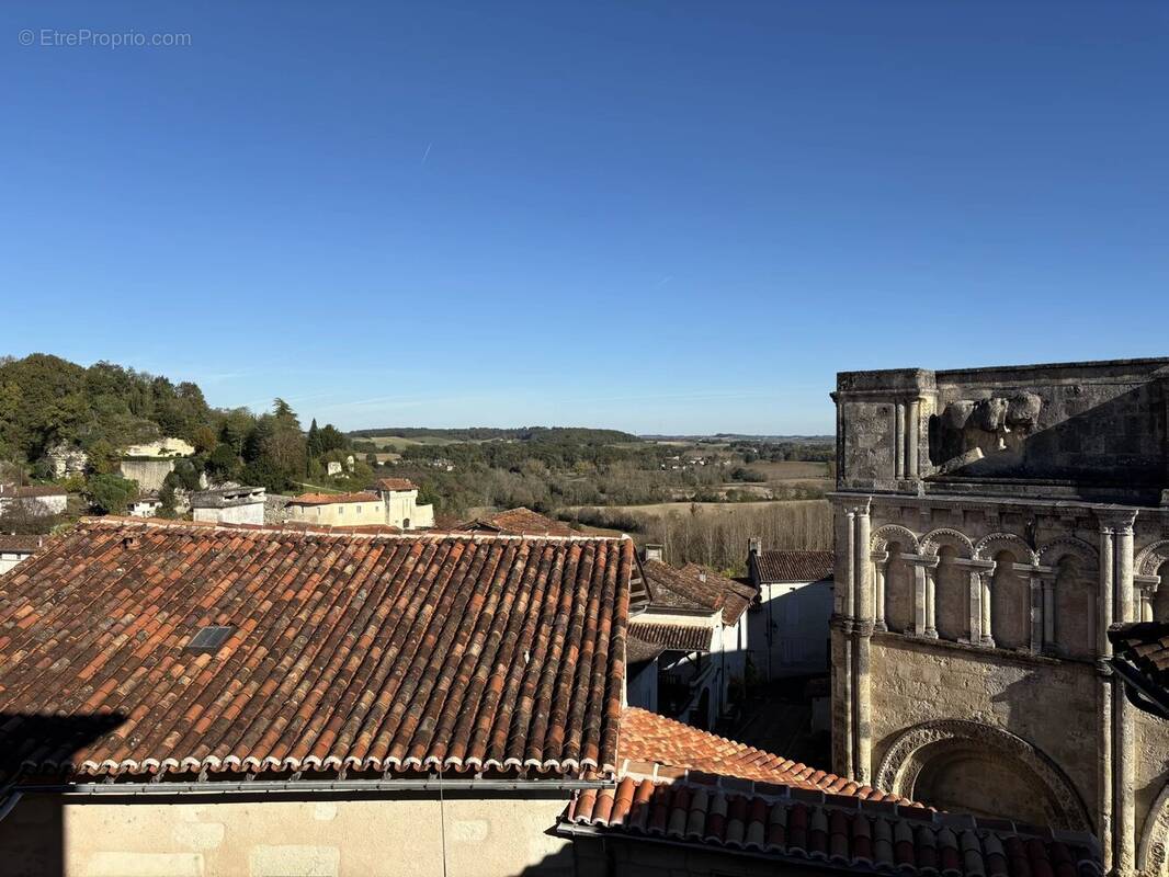 Maison à AUBETERRE-SUR-DRONNE