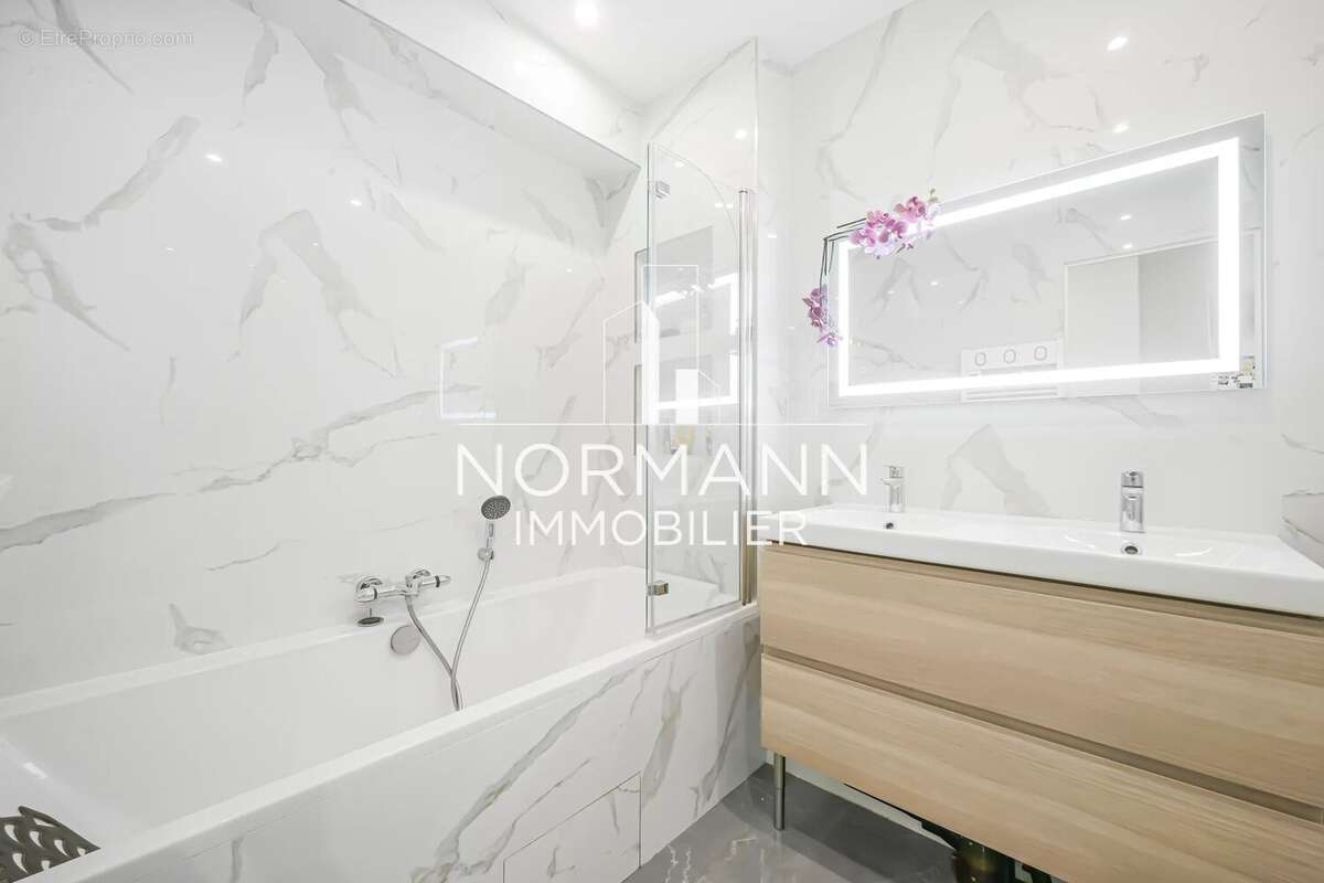 Appartement à LEVALLOIS-PERRET