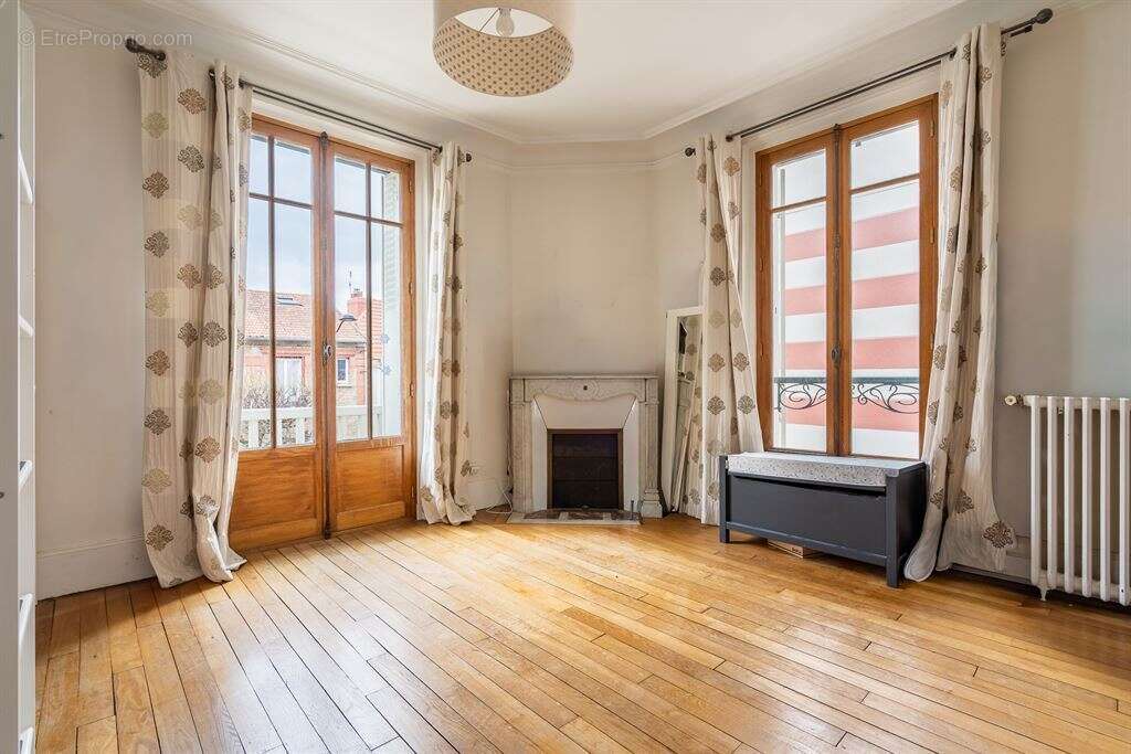 Maison 214 m² à Joinville-Le-Pont  - photo 12