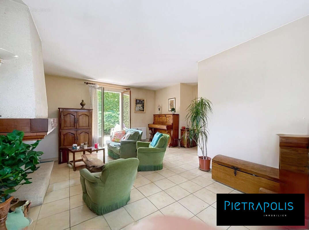 Séjour salon - Maison à BRINDAS