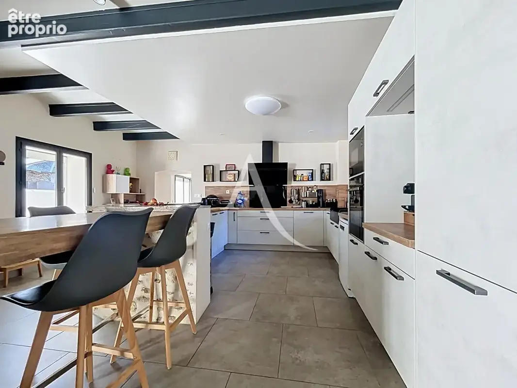 Maison de caractère de 225 m² - 5 Chambres -Terrain clos de 1 200 m² sans vis-à-vis - photo 5