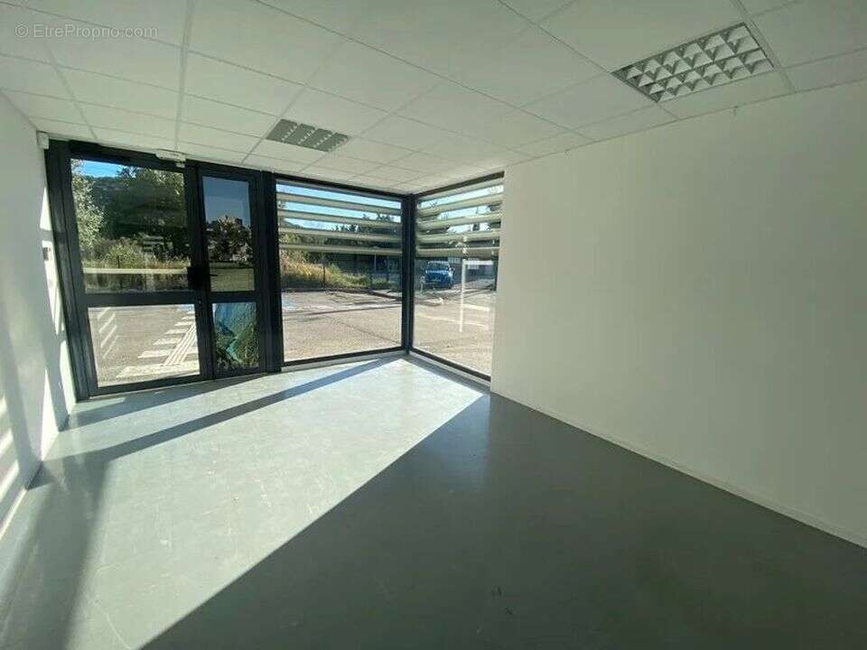 Commerce à GREOUX-LES-BAINS