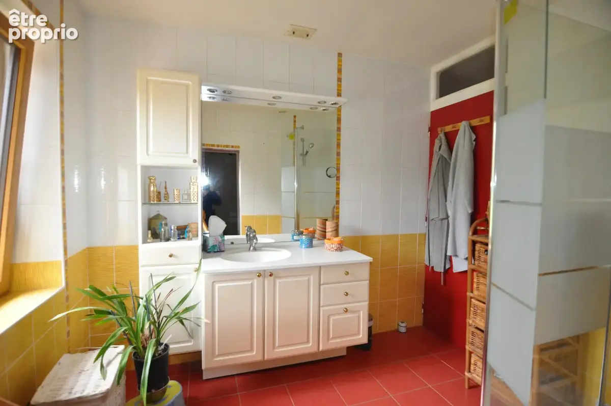 Propriété de 320 m² habitables, 7 chambres, terrain de 2,6 ha - photo 9