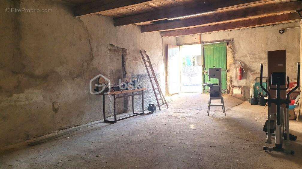 Fleury-d'aude - remise de 72 m² sur une parcelle de 183 m² - photo 3