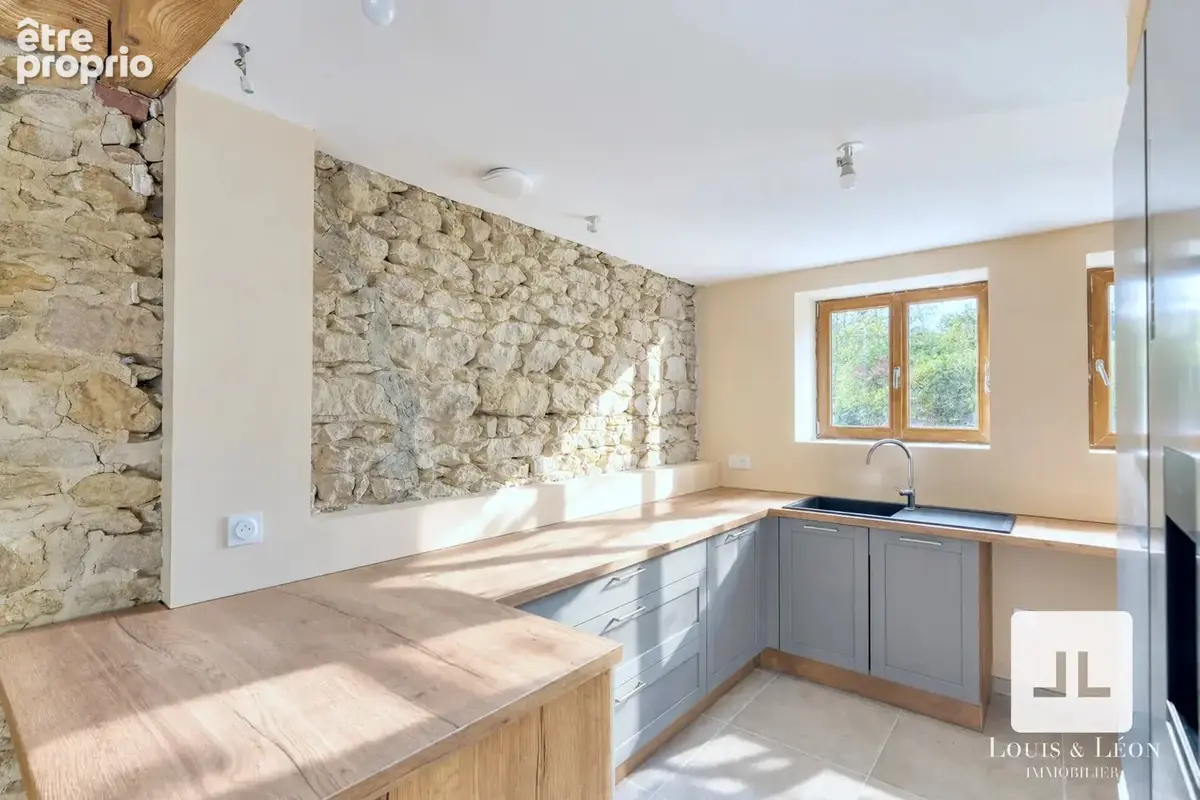 Maison en pierres dorées – 114 m² – Jardin de plus de 700 m² - photo 6