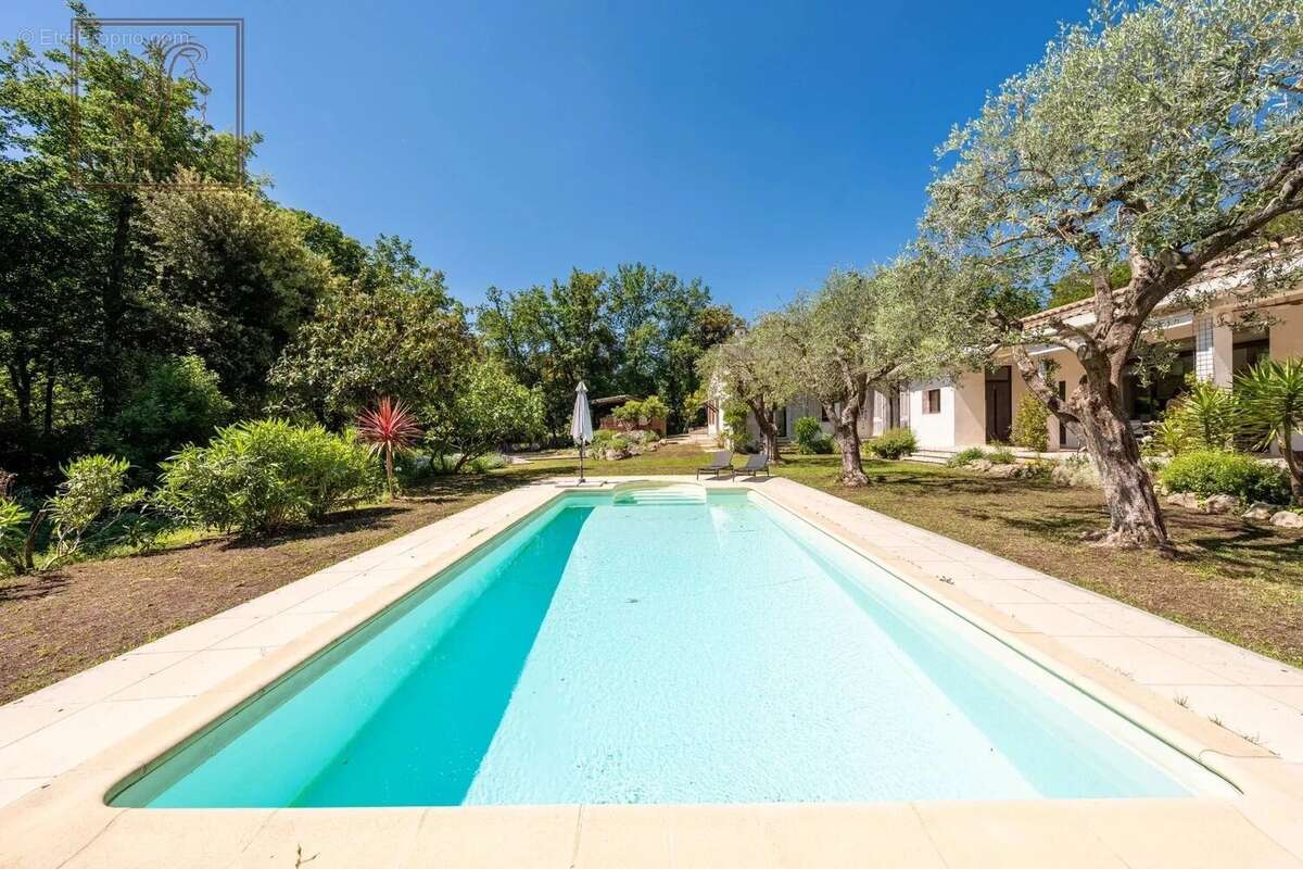 Maison à TOURRETTES-SUR-LOUP