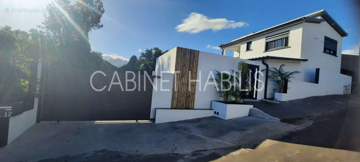 A vendre - maison t4/5 - 120 m2 environ - tampon - 367 500 € - photo 10