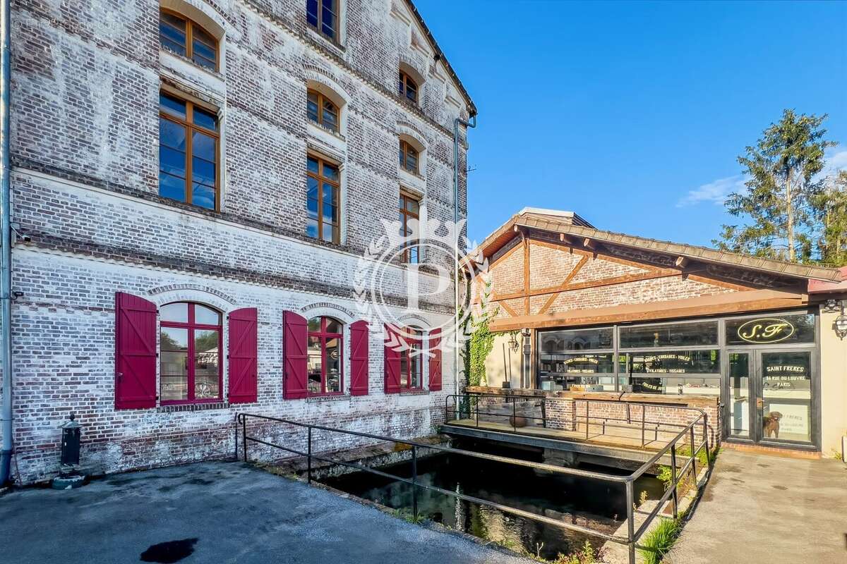 Commerce à GOUVIEUX