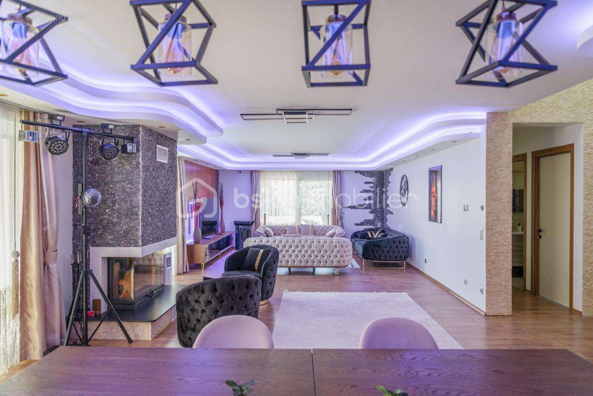 Maison à FONTAINEBLEAU