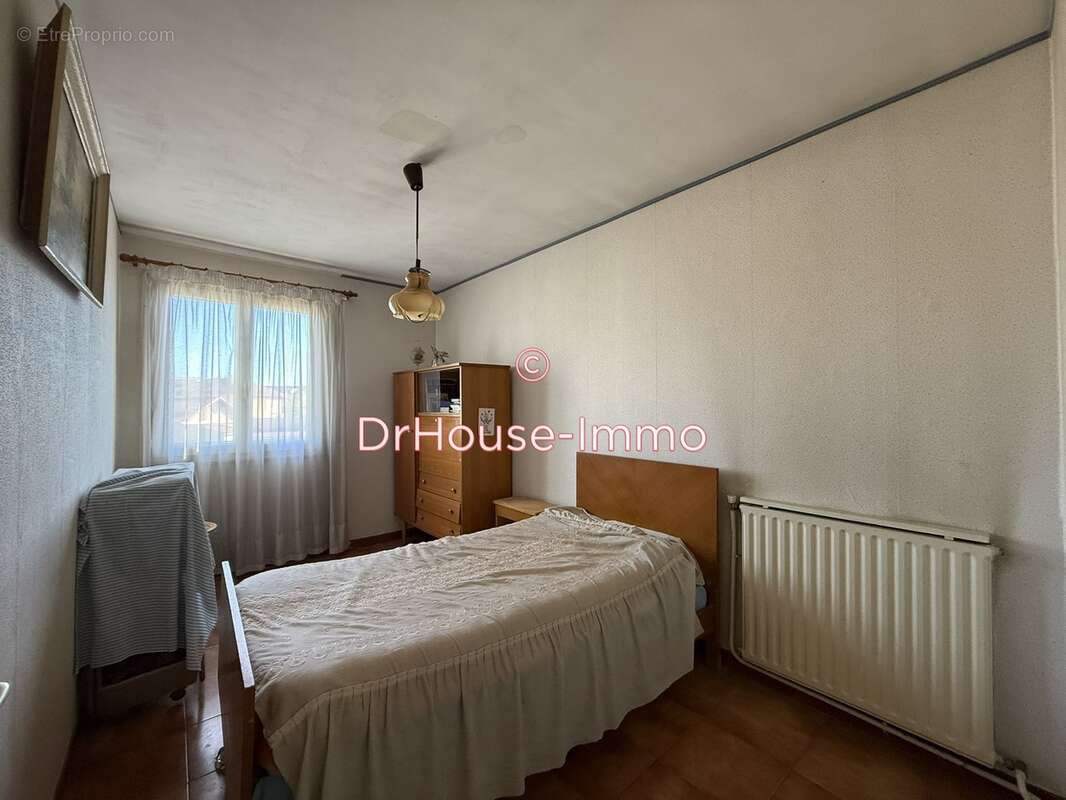 Maison à SAINT-VICTORET