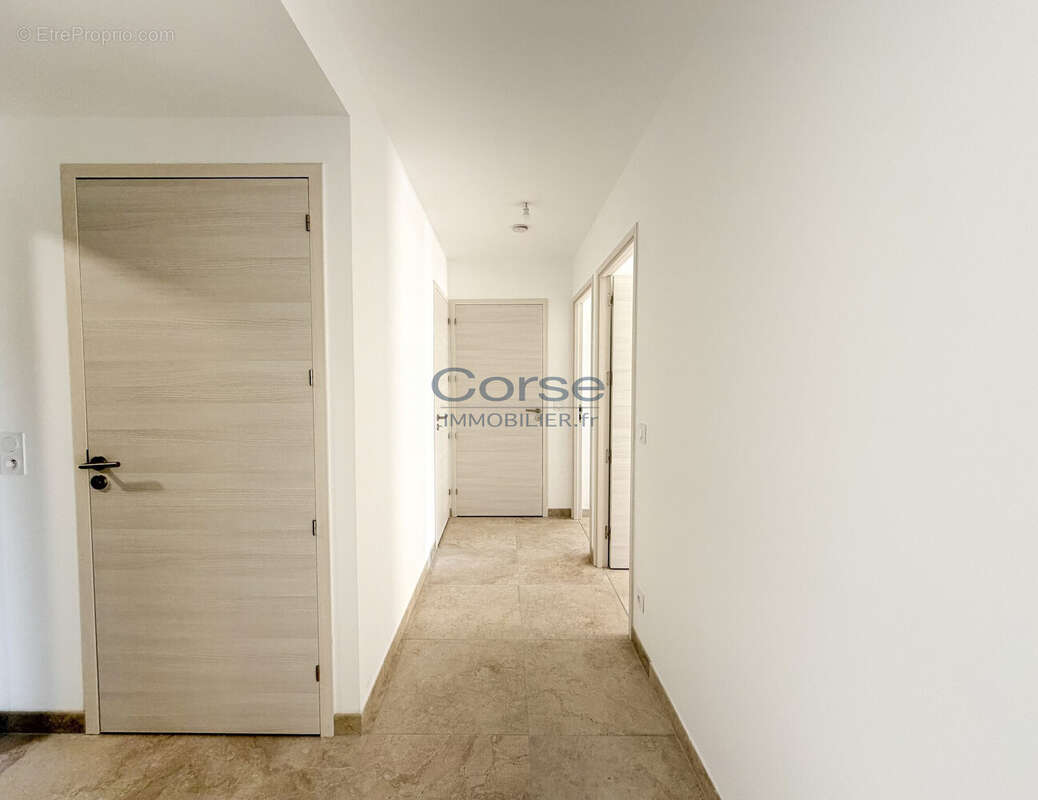 Appartement 61 m² à Ajaccio  - photo 8