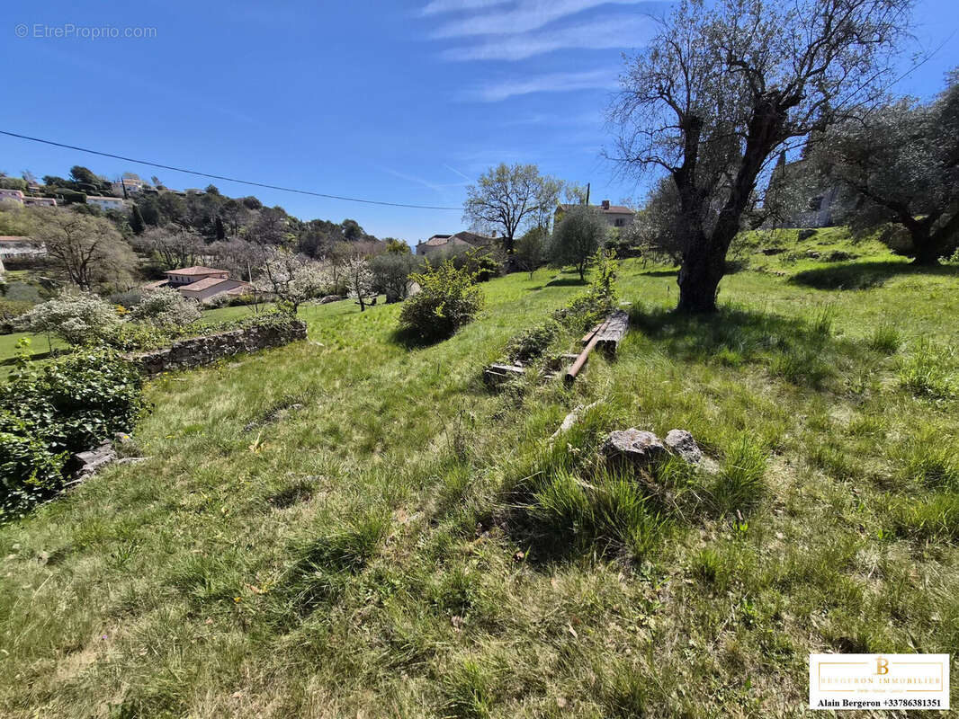 Maison à SAINT-CEZAIRE-SUR-SIAGNE