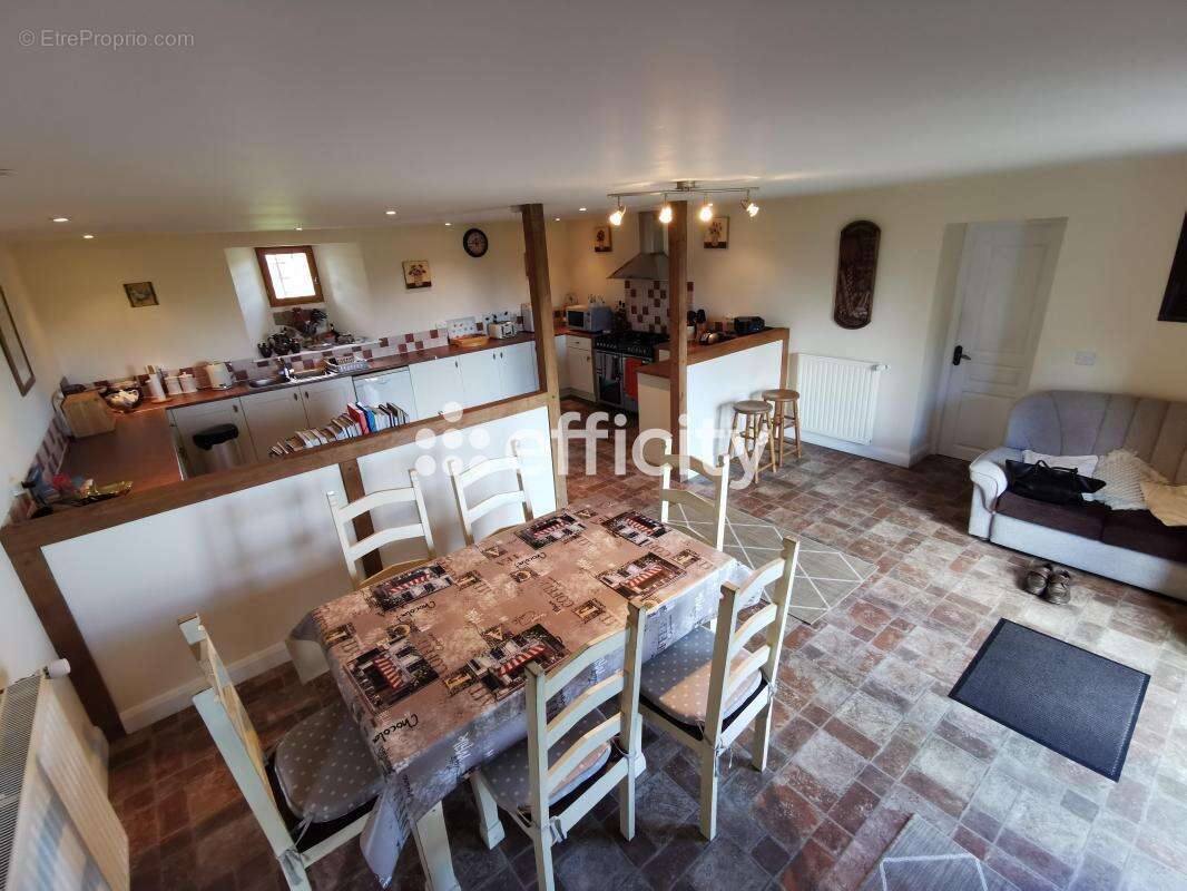 Maison à SAINT-SEVER-CALVADOS