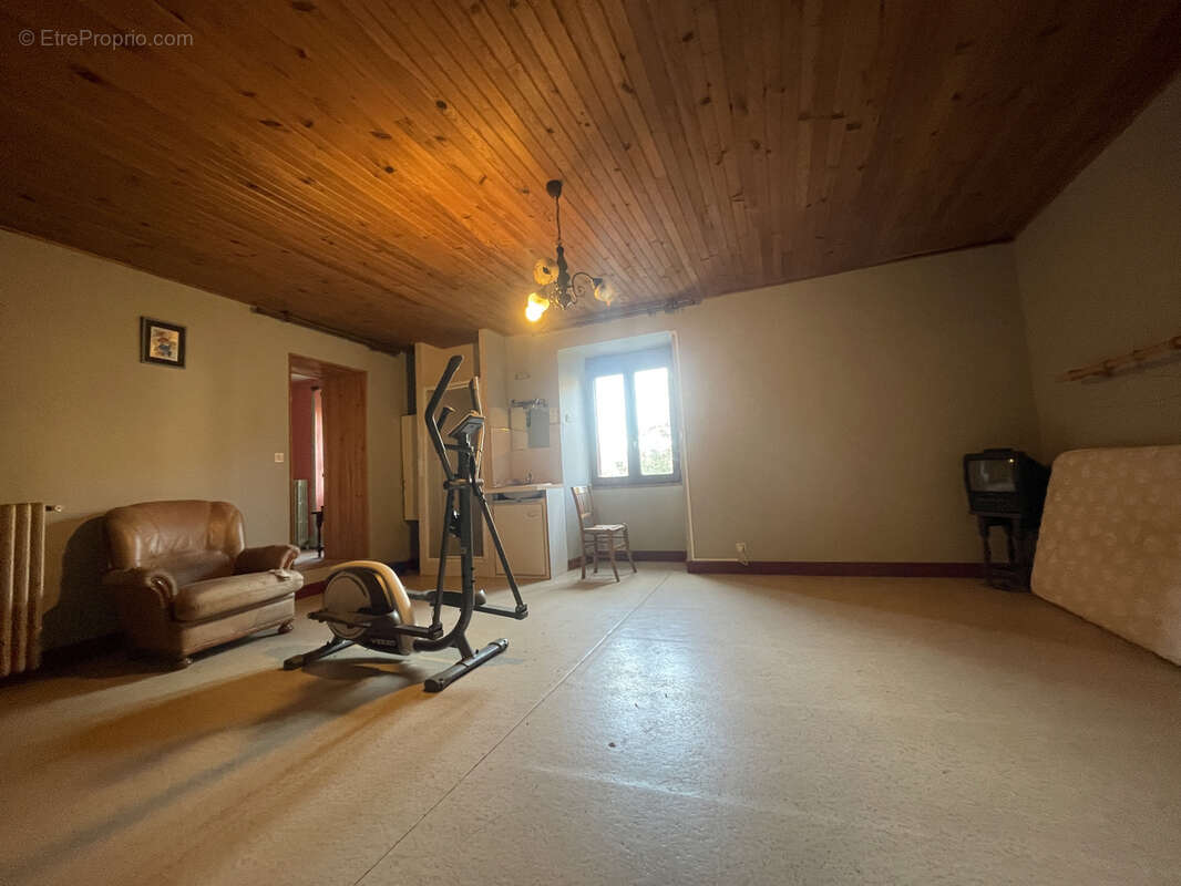 Maison à VARS-SUR-ROSEIX