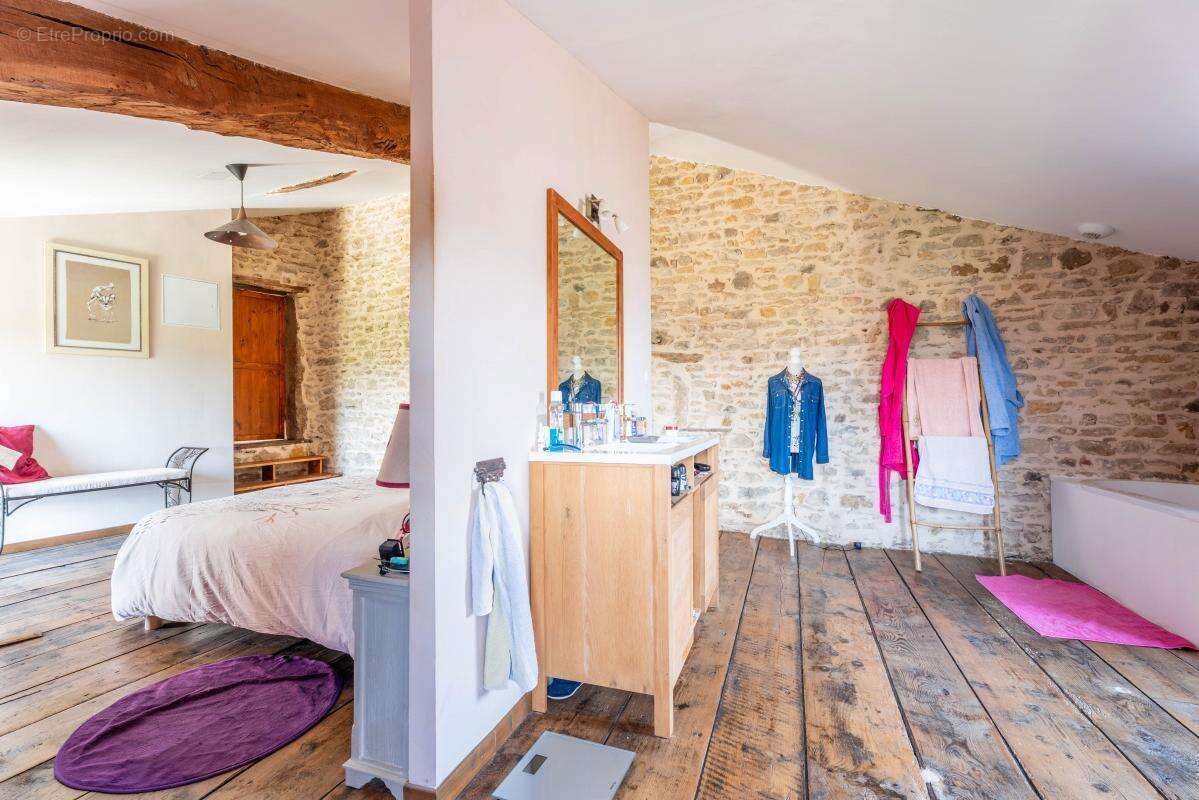 Maison à SAINT-GERMAIN-SUR-L&#039;ARBRESLE