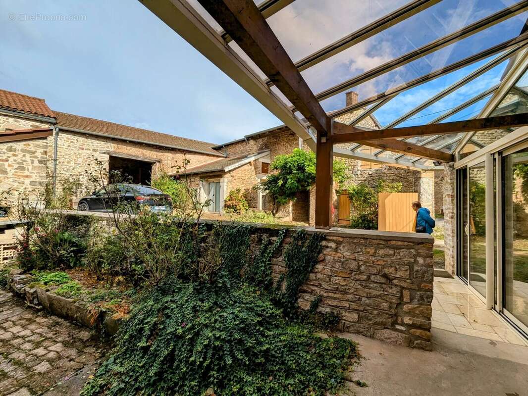 Maison à BERZE-LA-VILLE