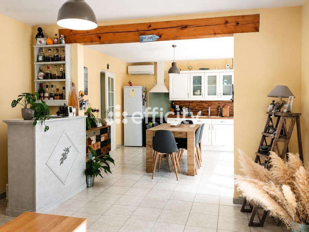 Maison 242 m² à Eyguieres  - photo 14