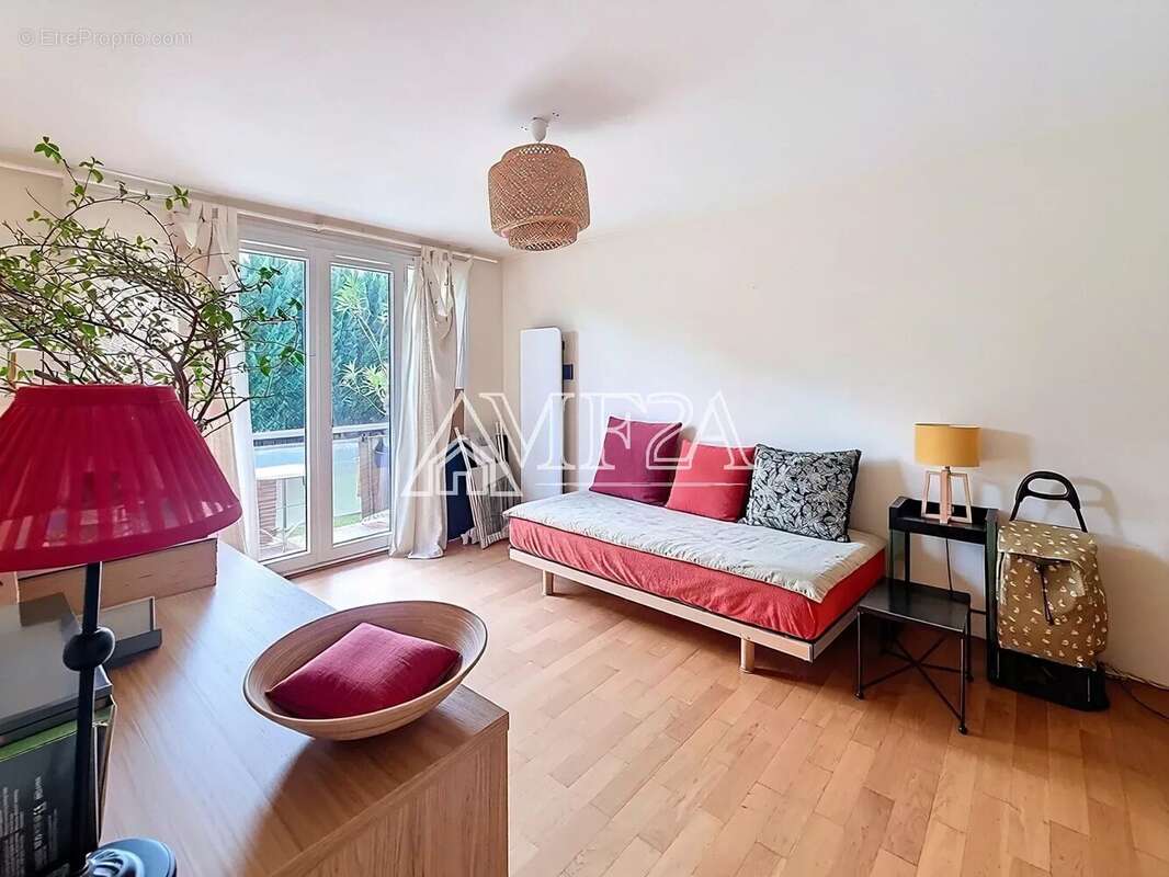 Appartement à VERRIERES-LE-BUISSON