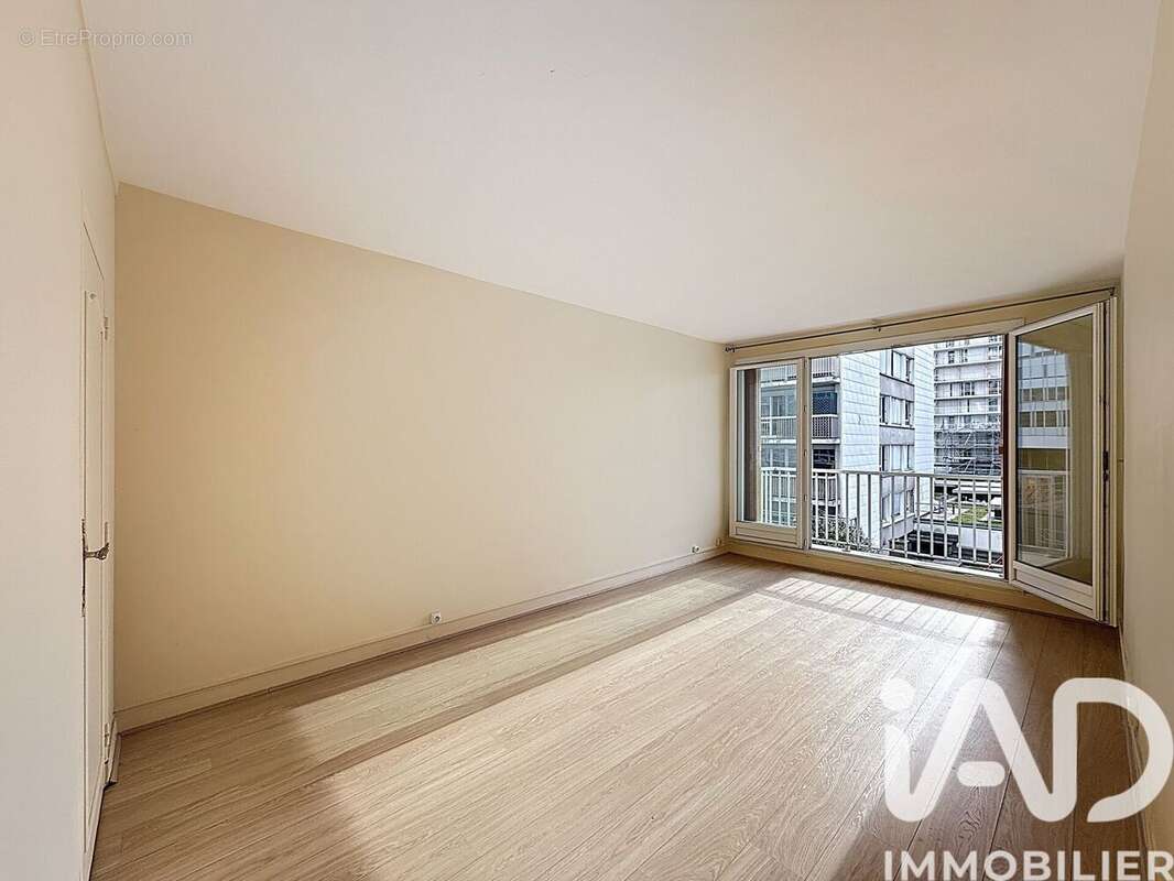 Photo 3 - Appartement à LEVALLOIS-PERRET