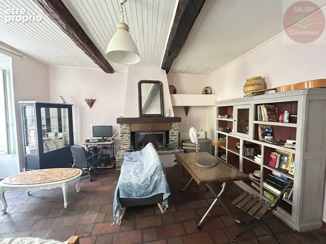 Maison de village avec local commercial loué - photo 2