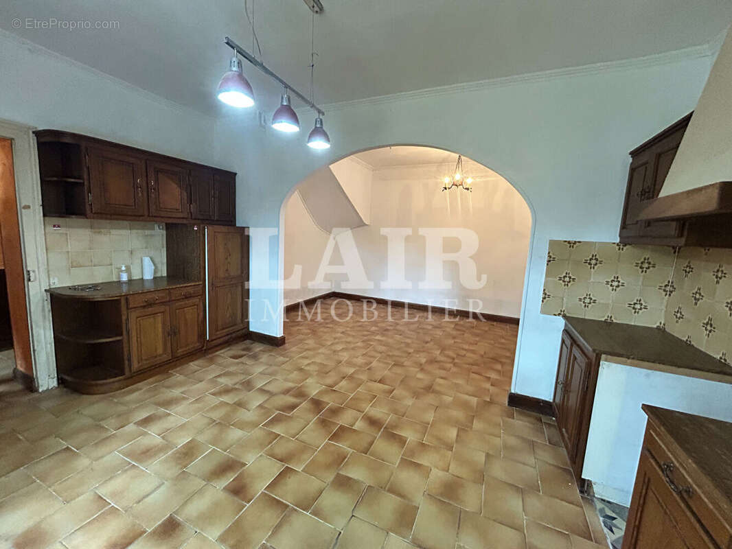 Maison à MONTMERREI