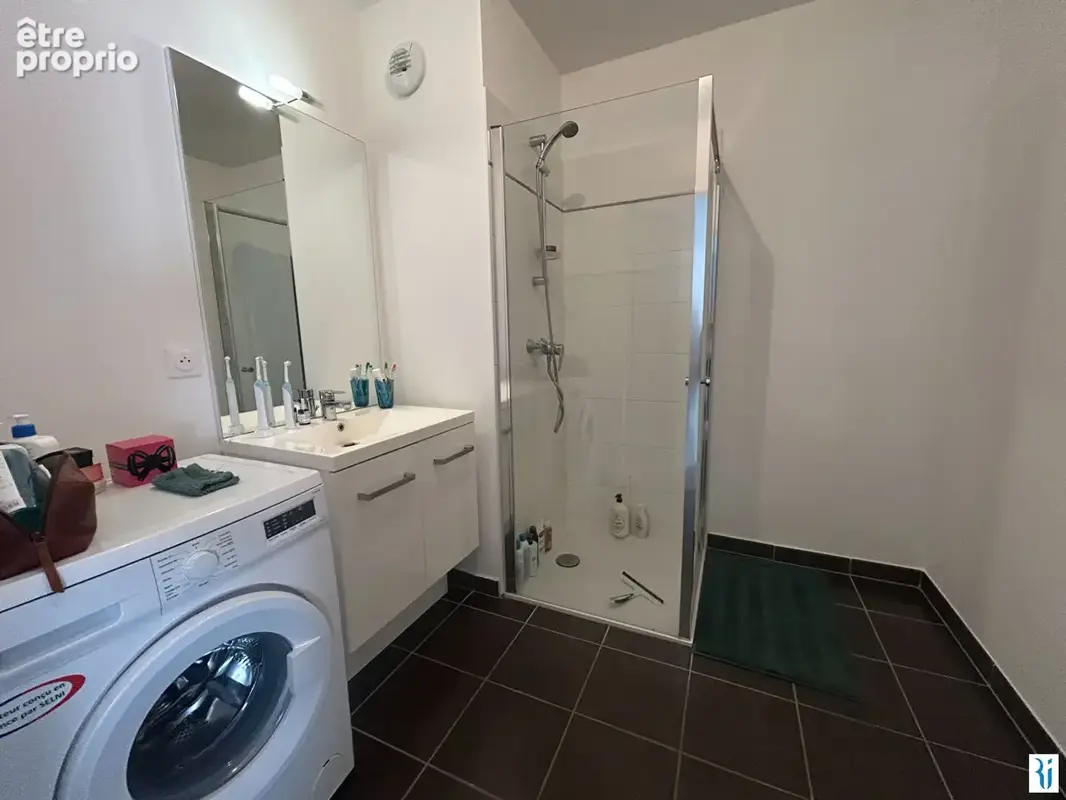 A vendre secteur Docks appartement F3 avec balcon et parking. - photo 9