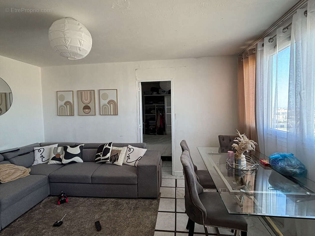 Appartement à MARSEILLE-14E