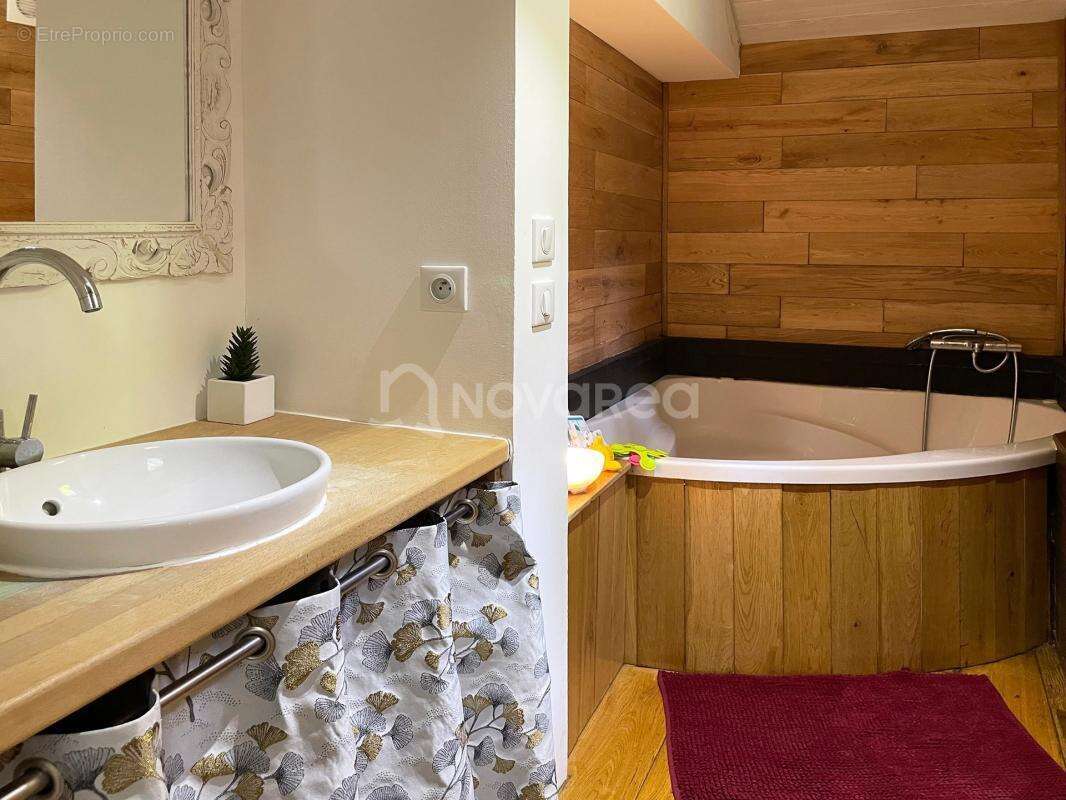 Maison à MAZERES-LEZONS