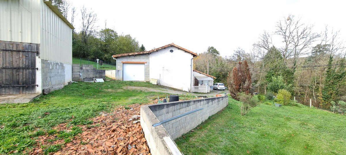 20251105_144944 - Maison à JAVERLHAC-ET-LA-CHAPELLE-SAINT-ROBERT