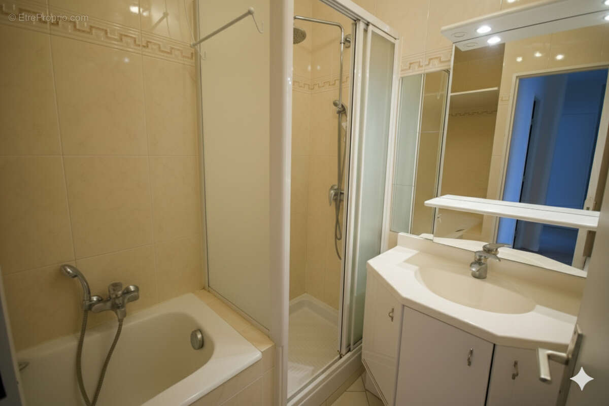 Appartement à LA GARENNE-COLOMBES