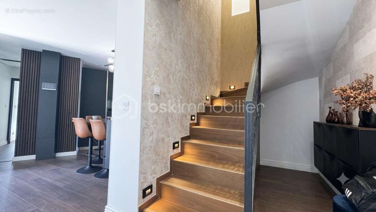 Maison à VAULNAVEYS-LE-HAUT