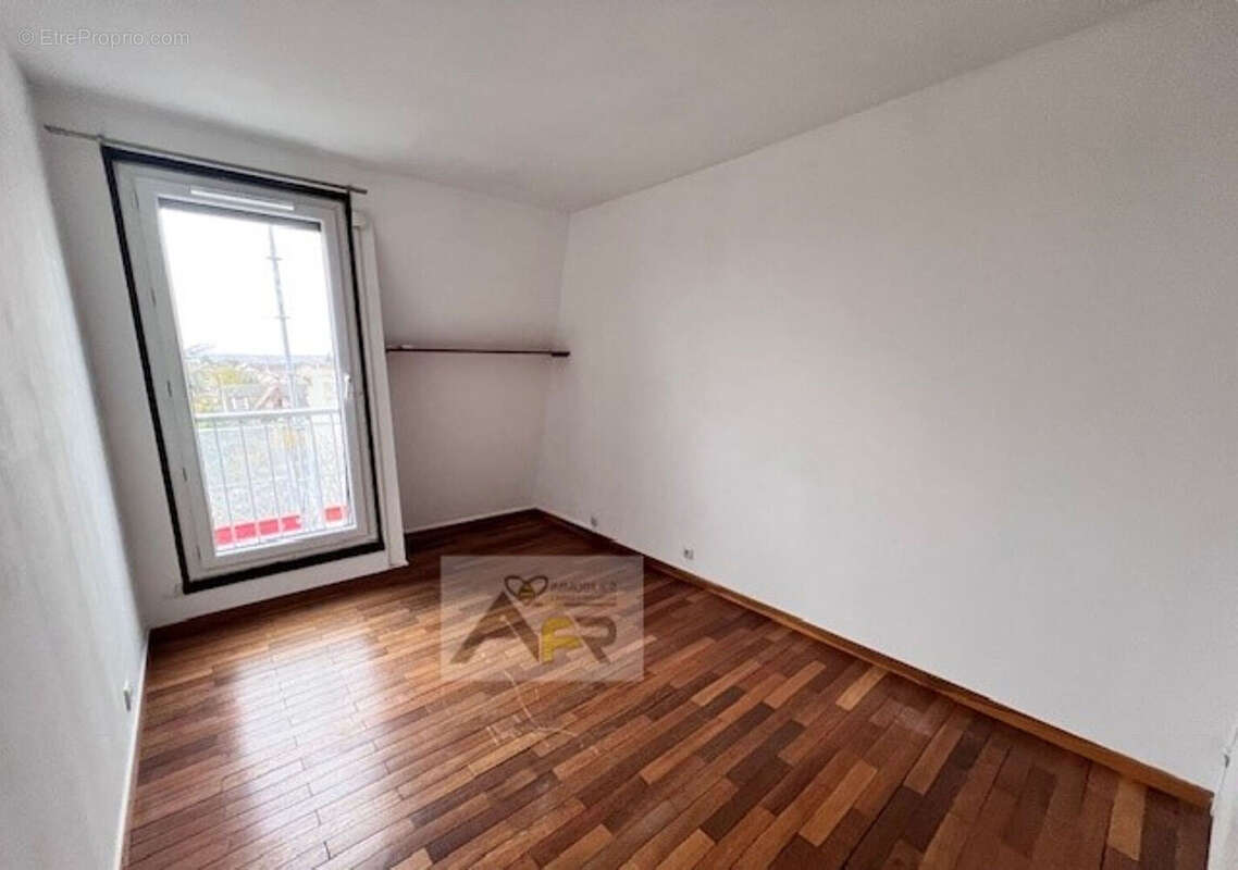 Appartement à SARTROUVILLE