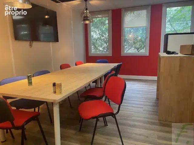 A vendre - Plateau de bureaux d'une surface de 319,04 m² - photo 4