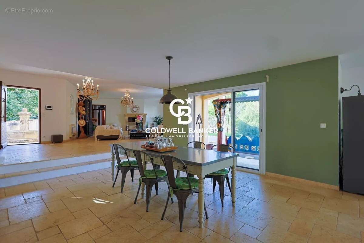 Maison à BORMES-LES-MIMOSAS