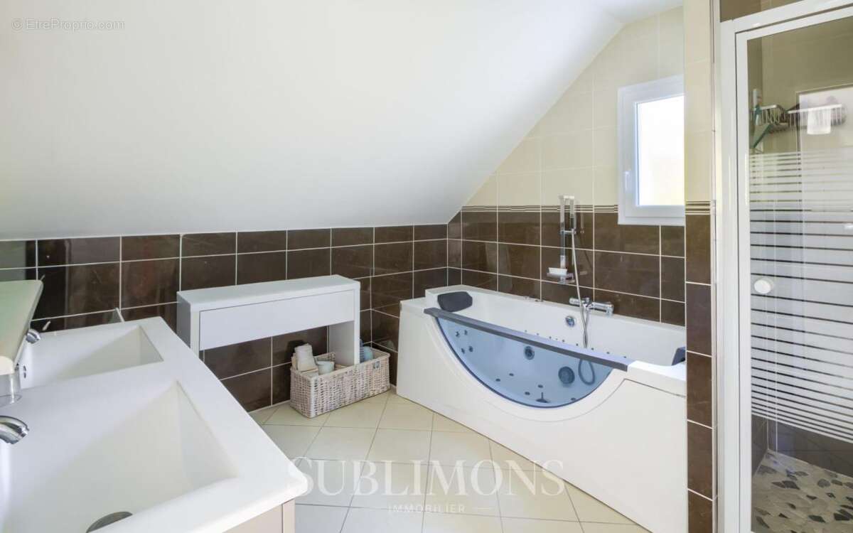 Saint-marc-sur-mer - maison contemporaine 140 m² - 4 chambr - photo 11
