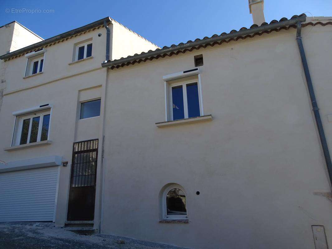 Maison à LUSSAN